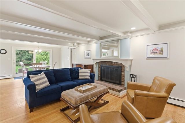 126 Flint Locke Dr, Duxbury, MA 02332