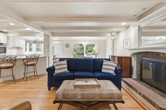 126 Flint Locke Dr, Duxbury, MA 02332