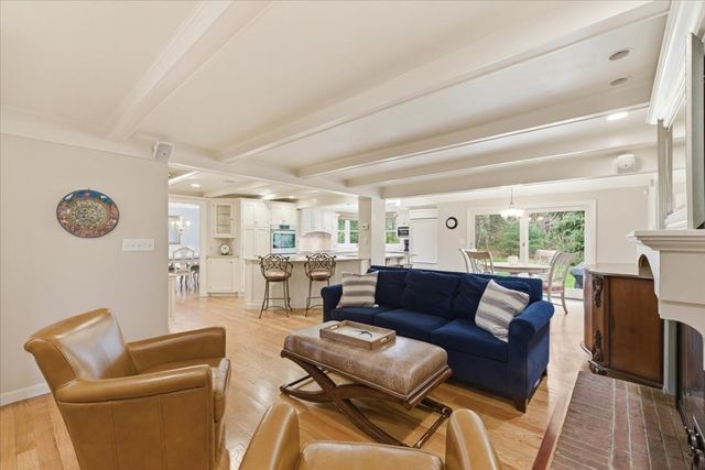 126 Flint Locke Dr, Duxbury, MA 02332