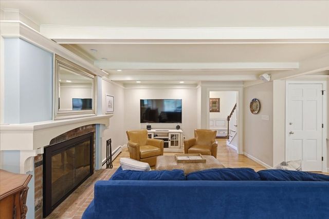 126 Flint Locke Dr, Duxbury, MA 02332
