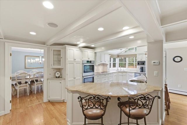 126 Flint Locke Dr, Duxbury, MA 02332