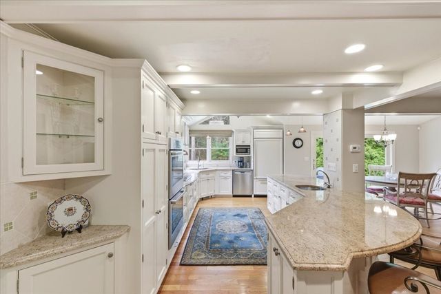 126 Flint Locke Dr, Duxbury, MA 02332