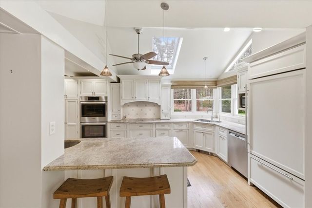 126 Flint Locke Dr, Duxbury, MA 02332