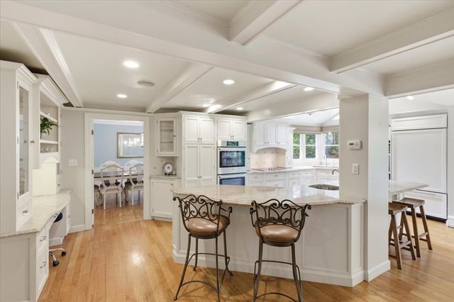126 Flint Locke Dr, Duxbury, MA 02332