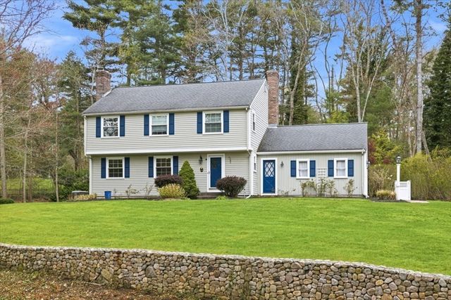 126 Flint Locke Dr, Duxbury, MA 02332