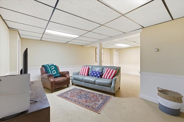126 Flint Locke Dr, Duxbury, MA 02332