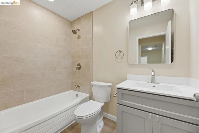 811 York St 237, Oakland, CA 94610