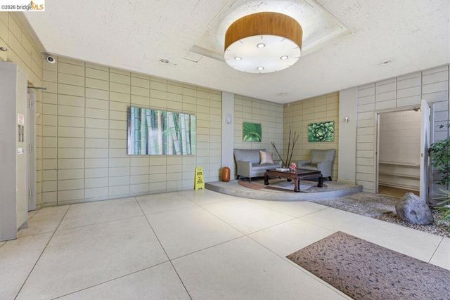 811 York St 237, Oakland, CA 94610