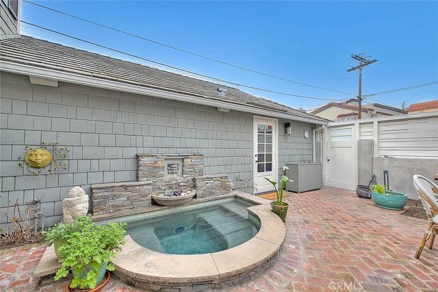 5590 E The Toledo, Long Beach, CA 90803