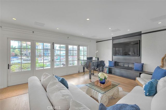 5590 E The Toledo, Long Beach, CA 90803