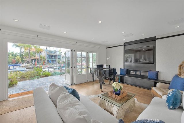 5590 E The Toledo, Long Beach, CA 90803