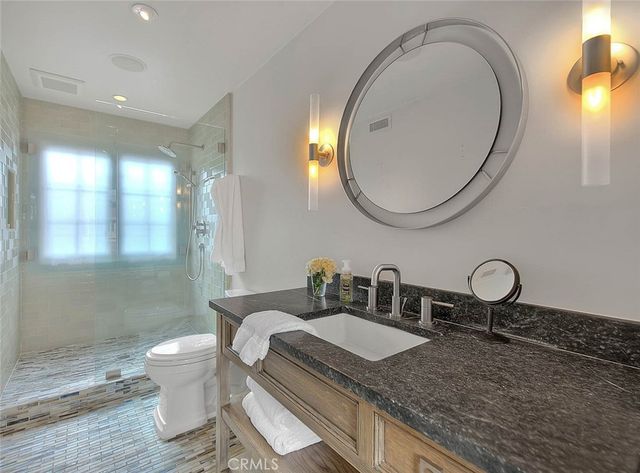 5590 E The Toledo, Long Beach, CA 90803