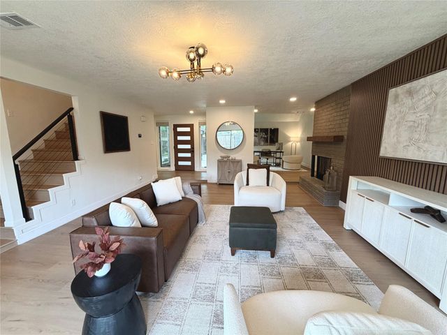 1315 Warwickshire Drive, Houston, TX 77077