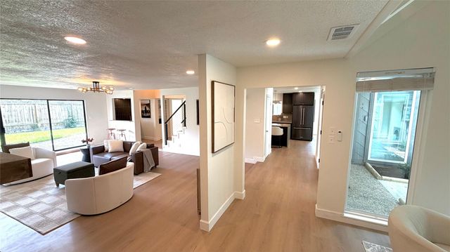 1315 Warwickshire Drive, Houston, TX 77077