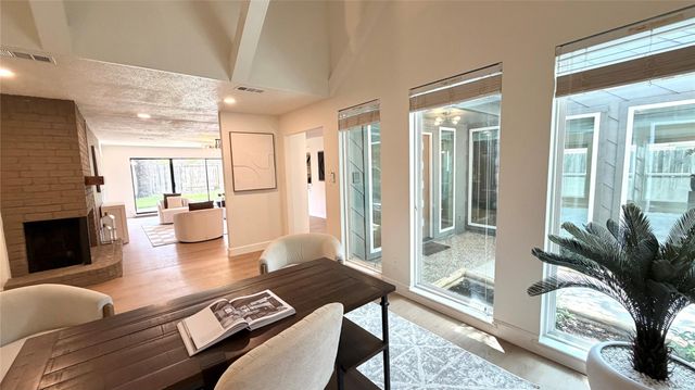 1315 Warwickshire Drive, Houston, TX 77077