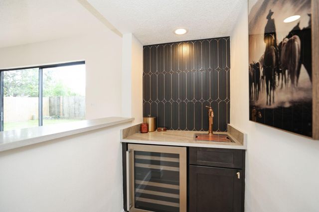 1315 Warwickshire Drive, Houston, TX 77077