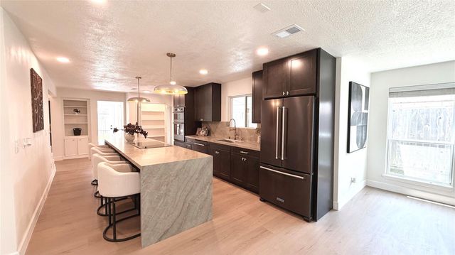 1315 Warwickshire Drive, Houston, TX 77077
