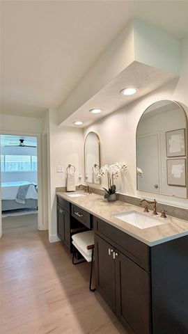 1315 Warwickshire Drive, Houston, TX 77077