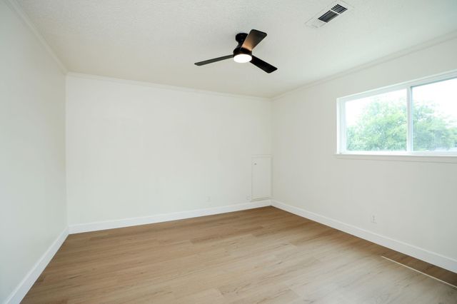 1315 Warwickshire Drive, Houston, TX 77077