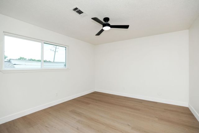 1315 Warwickshire Drive, Houston, TX 77077