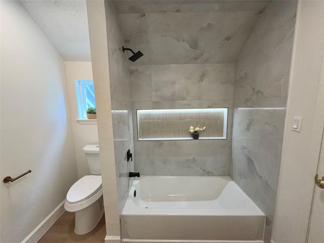 1315 Warwickshire Drive, Houston, TX 77077