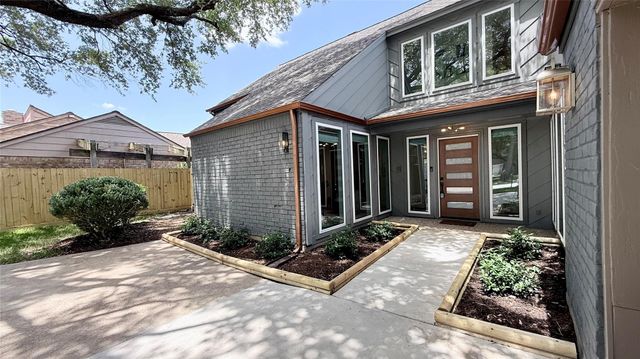 1315 Warwickshire Drive, Houston, TX 77077
