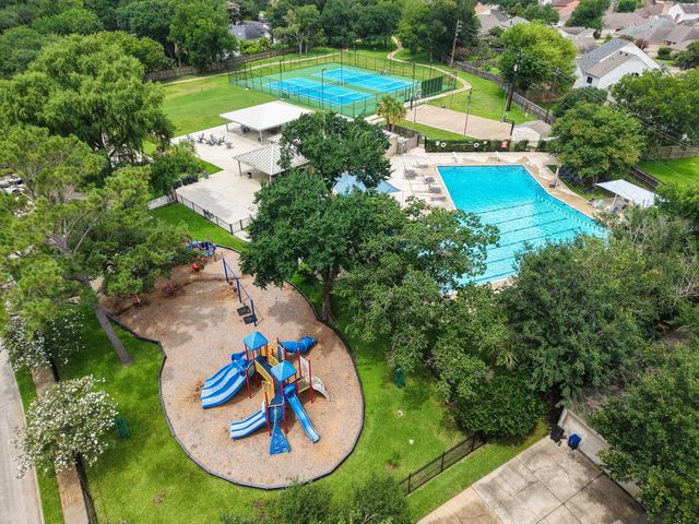 1315 Warwickshire Drive, Houston, TX 77077
