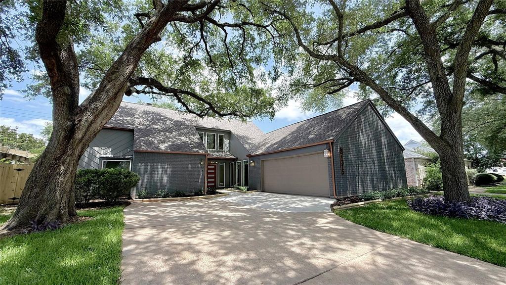 1315 Warwickshire Drive, Houston, TX 77077
