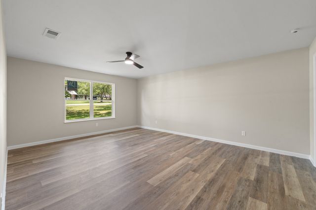202 Roaring Springs Drive, Joshua, TX 76058