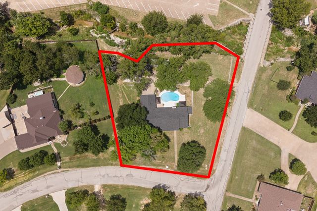 202 Roaring Springs Drive, Joshua, TX 76058