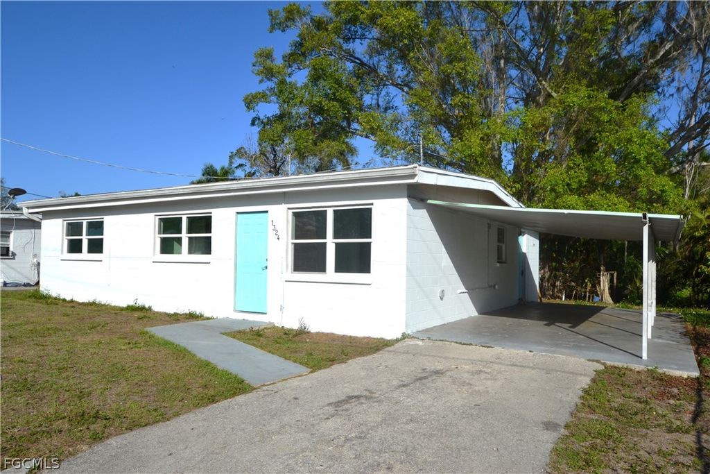 1324 Brookhill DR, Fort Myers, FL 33916