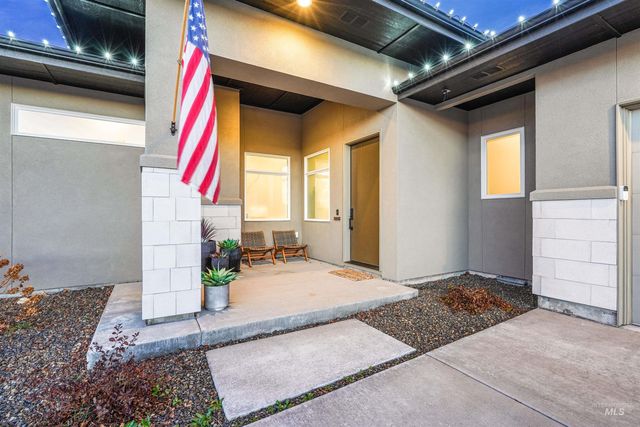 2332 S Grinberg Pl., Meridian, ID 83642