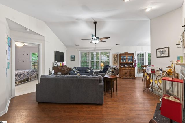 626 Thornbird Circle, Boiling Springs, SC 29316