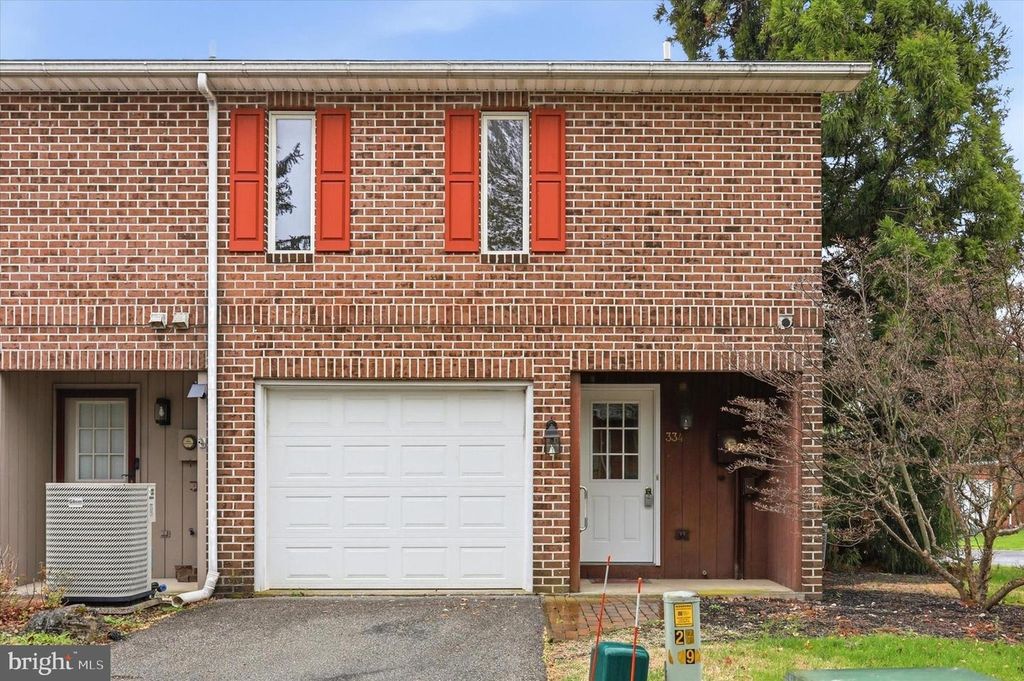 334 STONEGATE COURT, Chambersburg, PA 17201