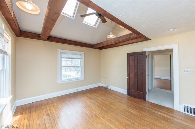 1550 Rydalmount Road, Cleveland Heights, OH 44118