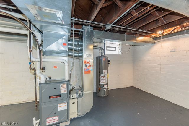 1550 Rydalmount Road, Cleveland Heights, OH 44118