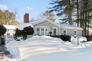 34 Foster Dr, Beverly, MA 01915