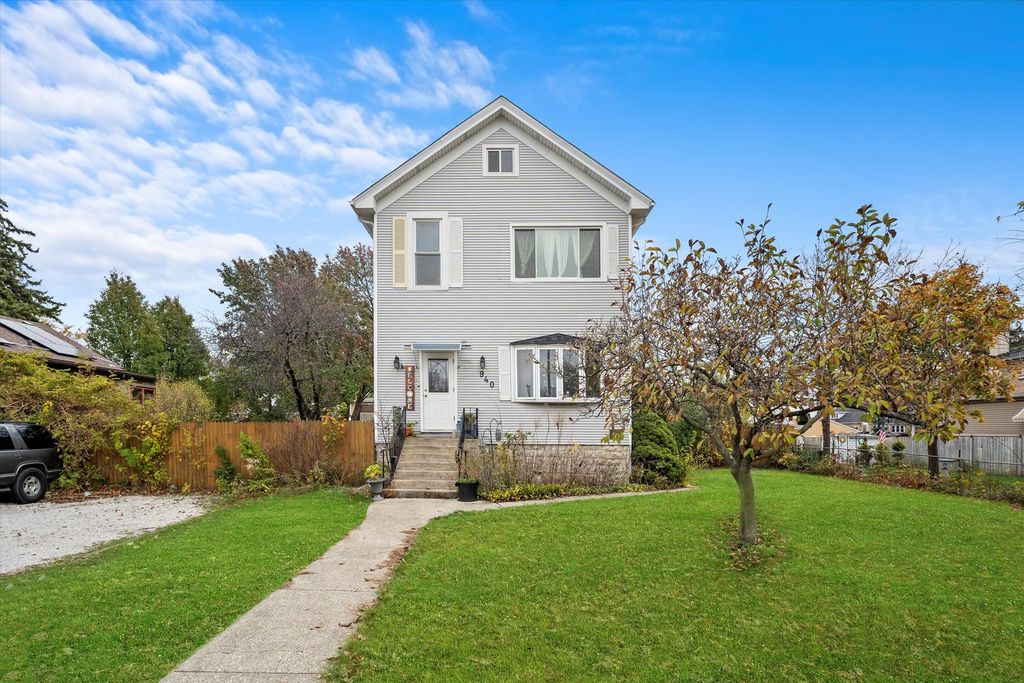 940 Troost Avenue, Forest Park, IL 60130