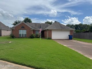 10069 Fox Chase Drive, Olive Branch, MS 38654