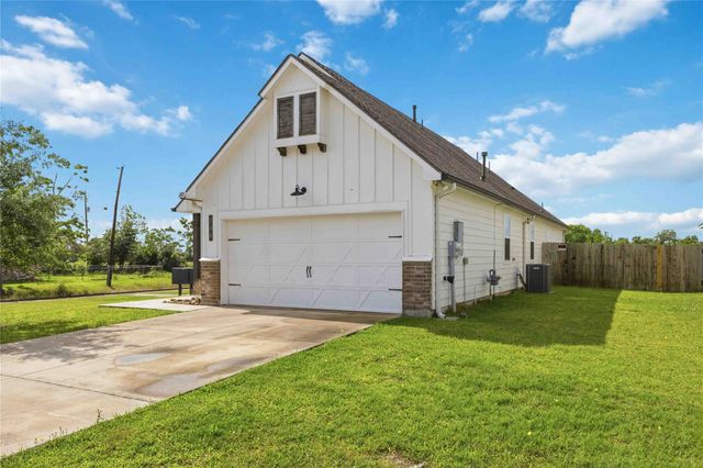 148 Austin Road, Angleton, TX 77515