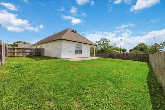 148 Austin Road, Angleton, TX 77515