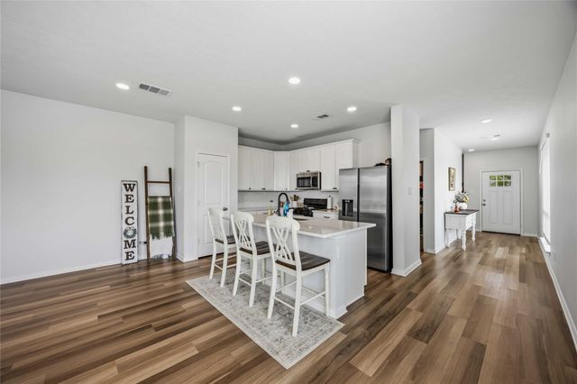 148 Austin Road, Angleton, TX 77515