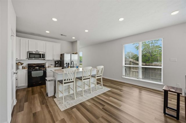 148 Austin Road, Angleton, TX 77515