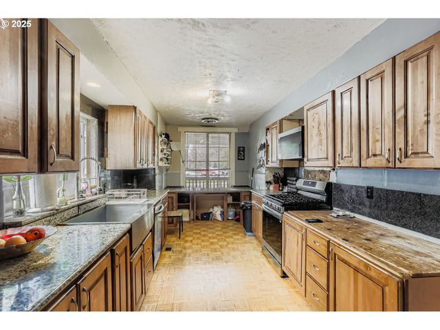 845 Sw BLAINE St, Mc Minnville, OR 97128