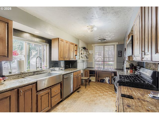 845 Sw BLAINE St, Mc Minnville, OR 97128