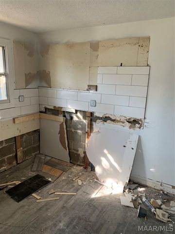 107 N BROCKWAY Drive, Montgomery, AL 36110