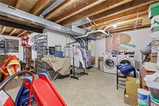 1304 S 5th Street E, Louisburg, KS 66053