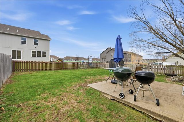 1304 S 5th Street E, Louisburg, KS 66053