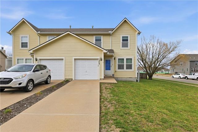 1304 S 5th Street E, Louisburg, KS 66053
