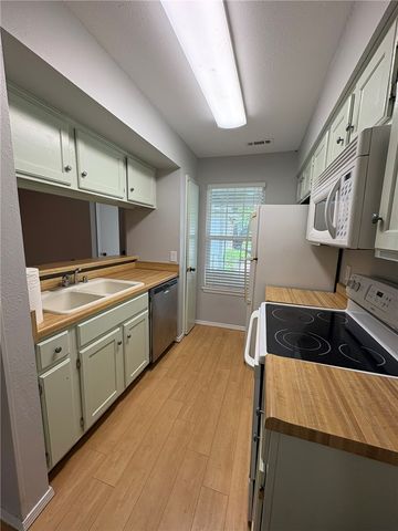 4053 Cambray Drive, Fayetteville, AR 72703